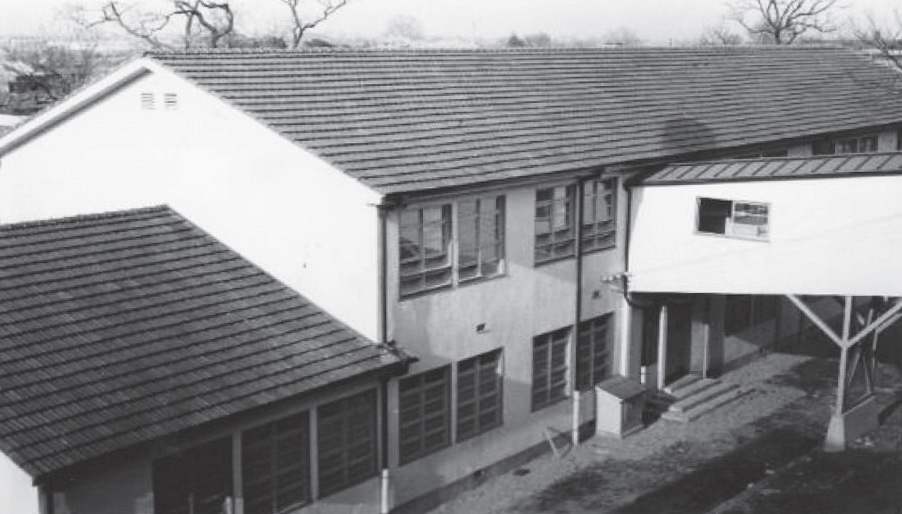 写真4：板橋病院入院病棟<br>
                      　　　　（23回生卒業アルバムから）